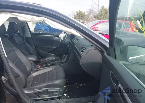 2018 Volkswagen Passat 2.0T Se z USA, uszkodzony, nr VIN 1VWBA7A37JC003529